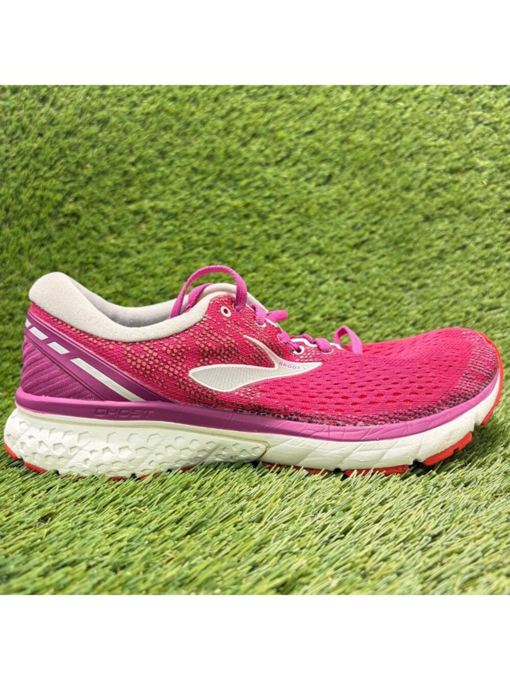 Brooks Ghost 11 Womens Size 9.5 Pink White Gray Athletic Running Shoes Sneakers